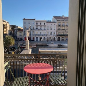 R2 location canal royal sète