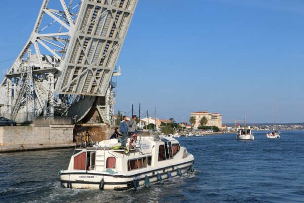 visite étang de thau en peniche